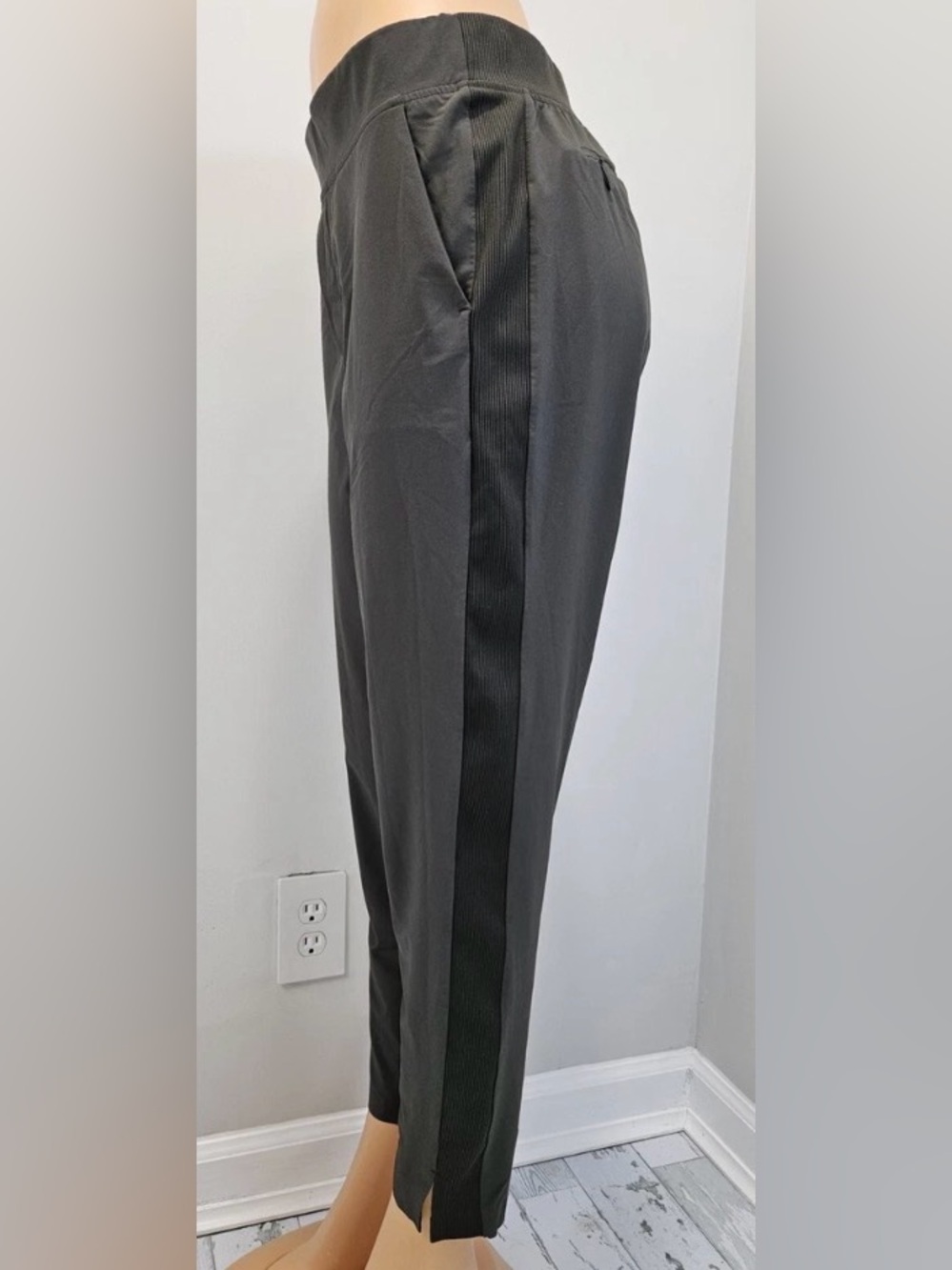 Athleta Women’s Tall size 12 Ankle Pants